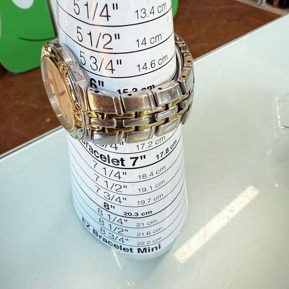 Seiko Quartz 7N42-6C10 Two-Tone Watch Gold Silver Japan EUC 6¾” Wrist - Picture 8 of 9